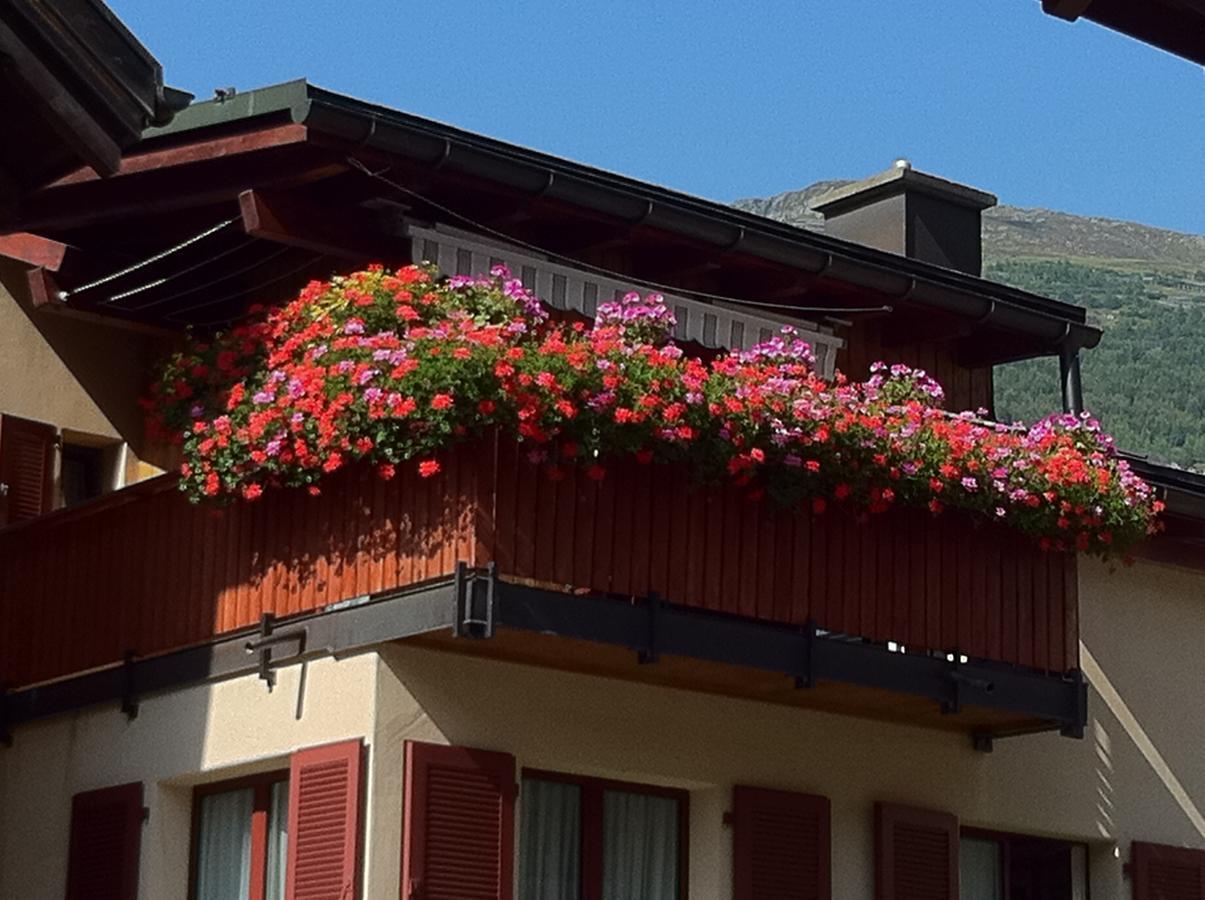 Privatzimmer / Bed & Breakfast Andermatt Eksteriør bilde